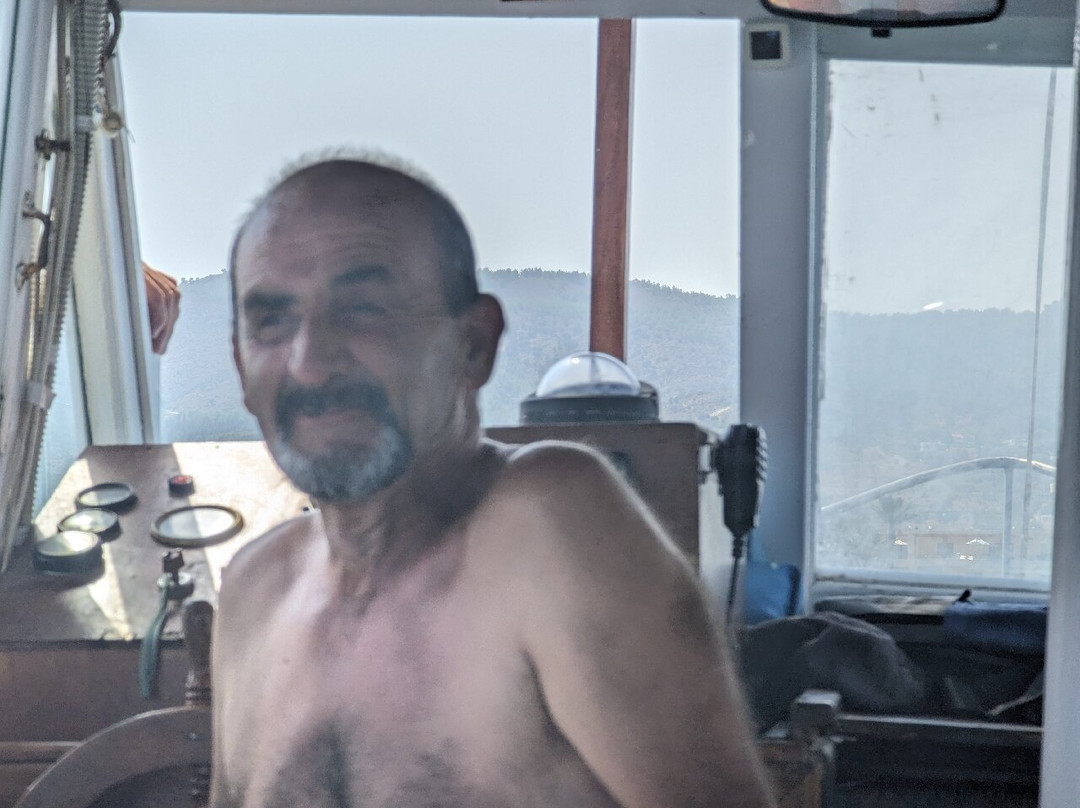 Captain Vasilis Boat Tour景点图片