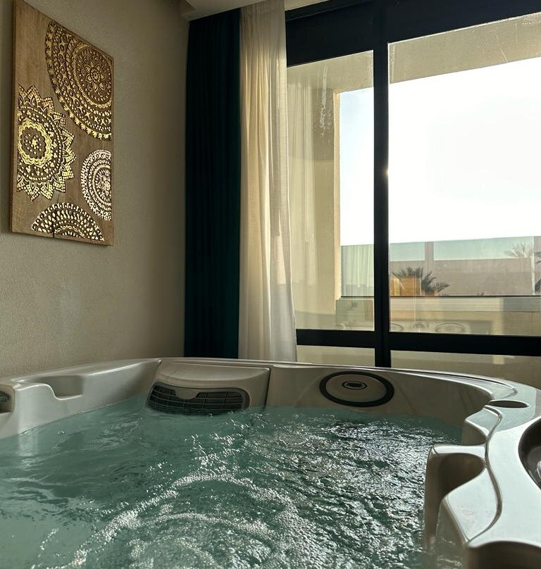 Cumeja - Beach Club & Hotel主图