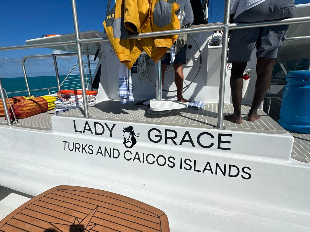 Lady Grace Catamaran景点图片