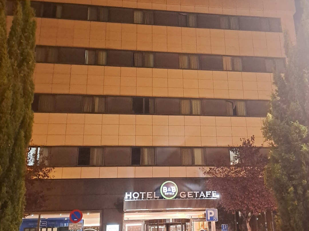 H2赫塔菲酒店主图