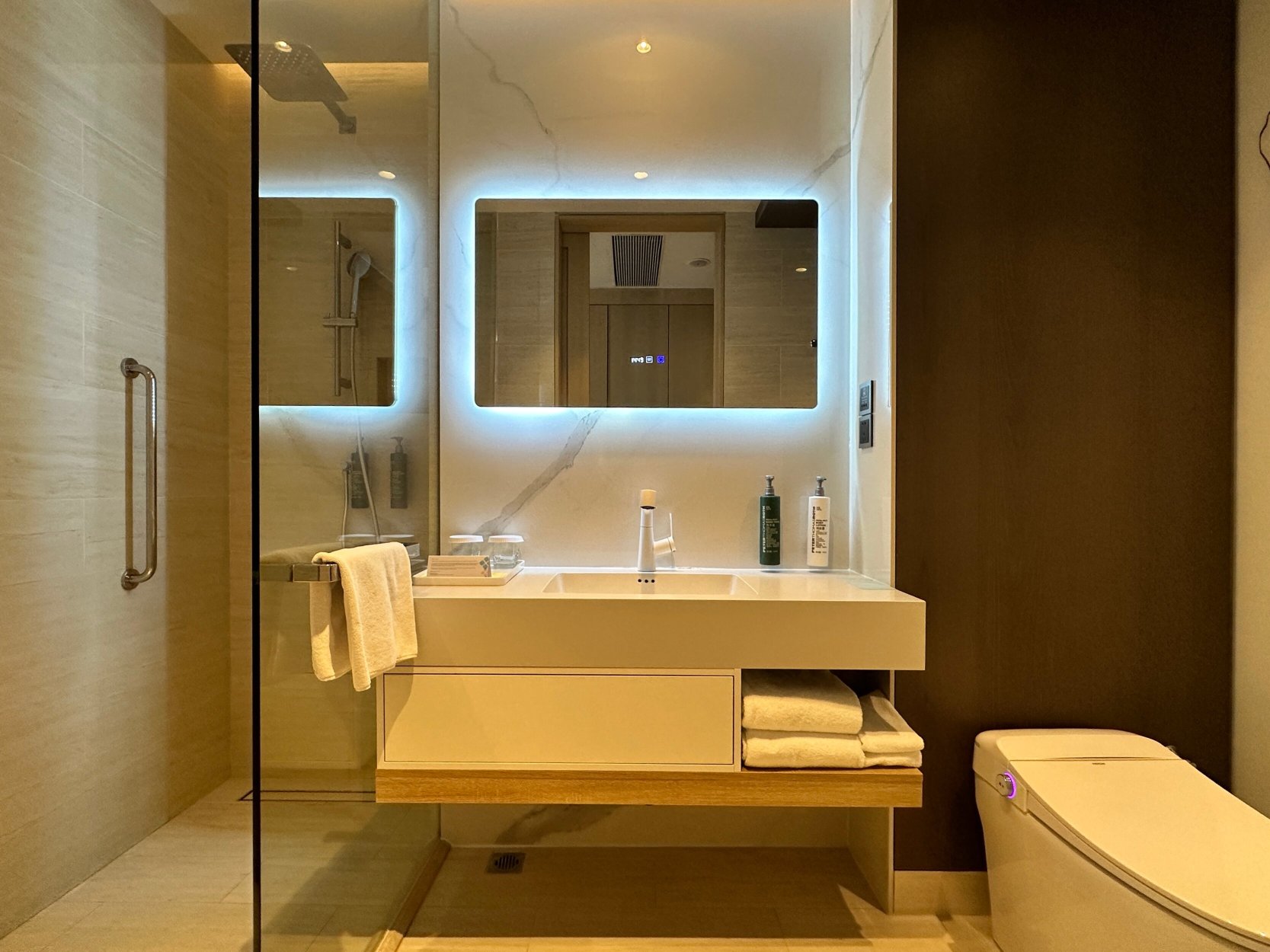 上海新虹桥国家会展中心灿辉希尔顿花园酒店-浴室