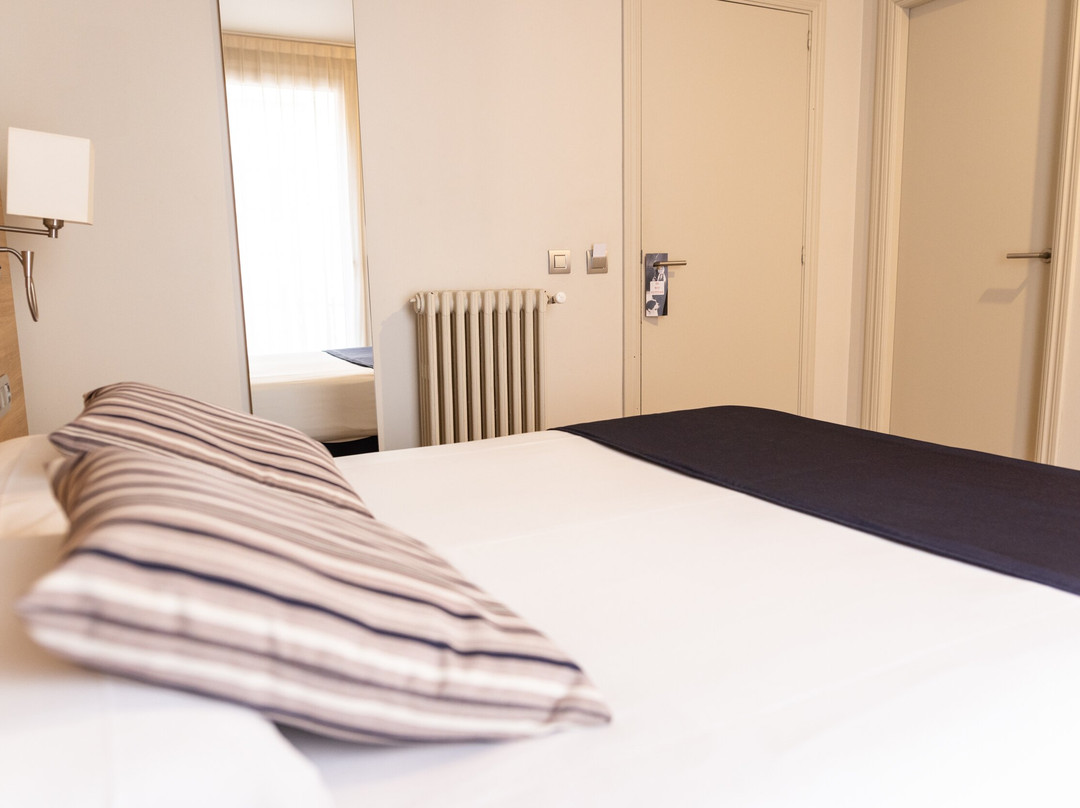 终点站酒店主图