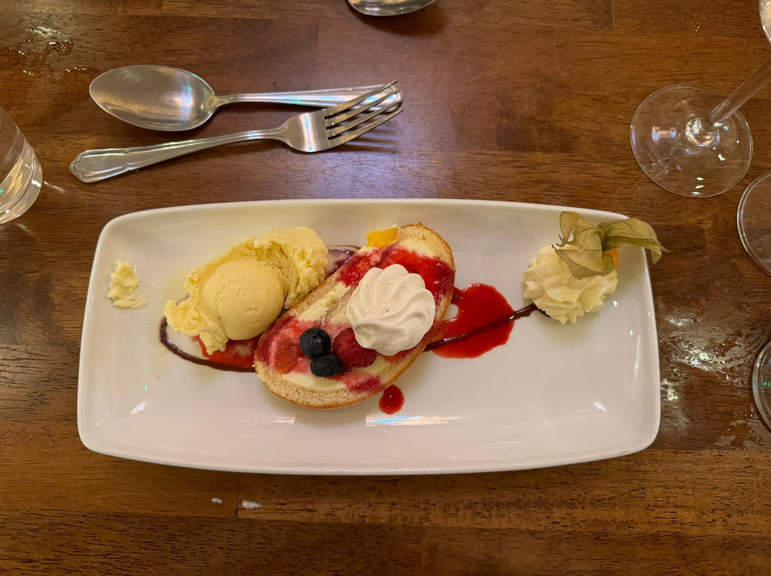 Portos Restaurant