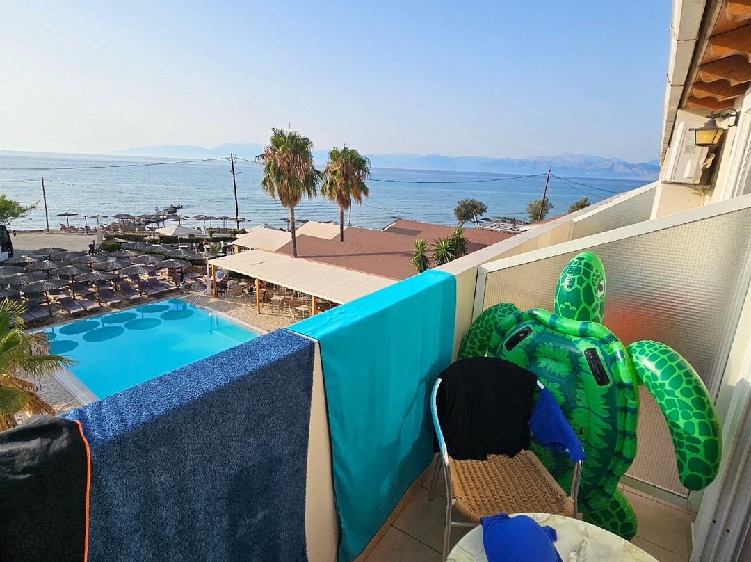 Angela Beach Hotel & Apts主图