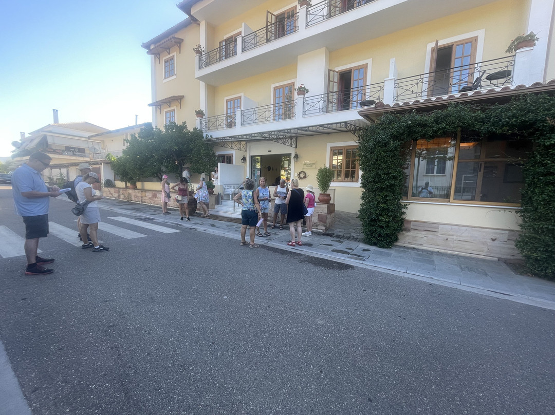 珀普洛斯酒店主图