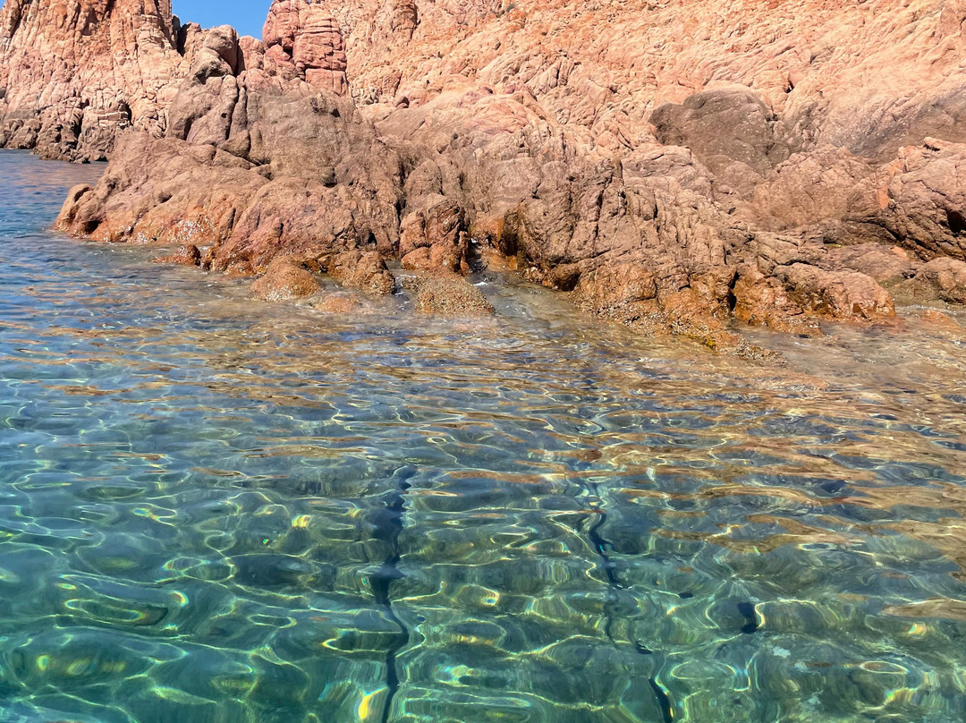 Pileri Service - Noleggio Gommoni-Costa Paradiso必去景点