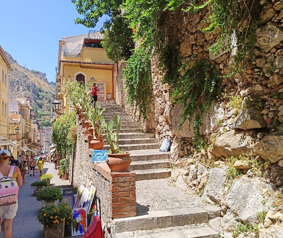 Via Teatro Greco-陶尔米纳必去景点