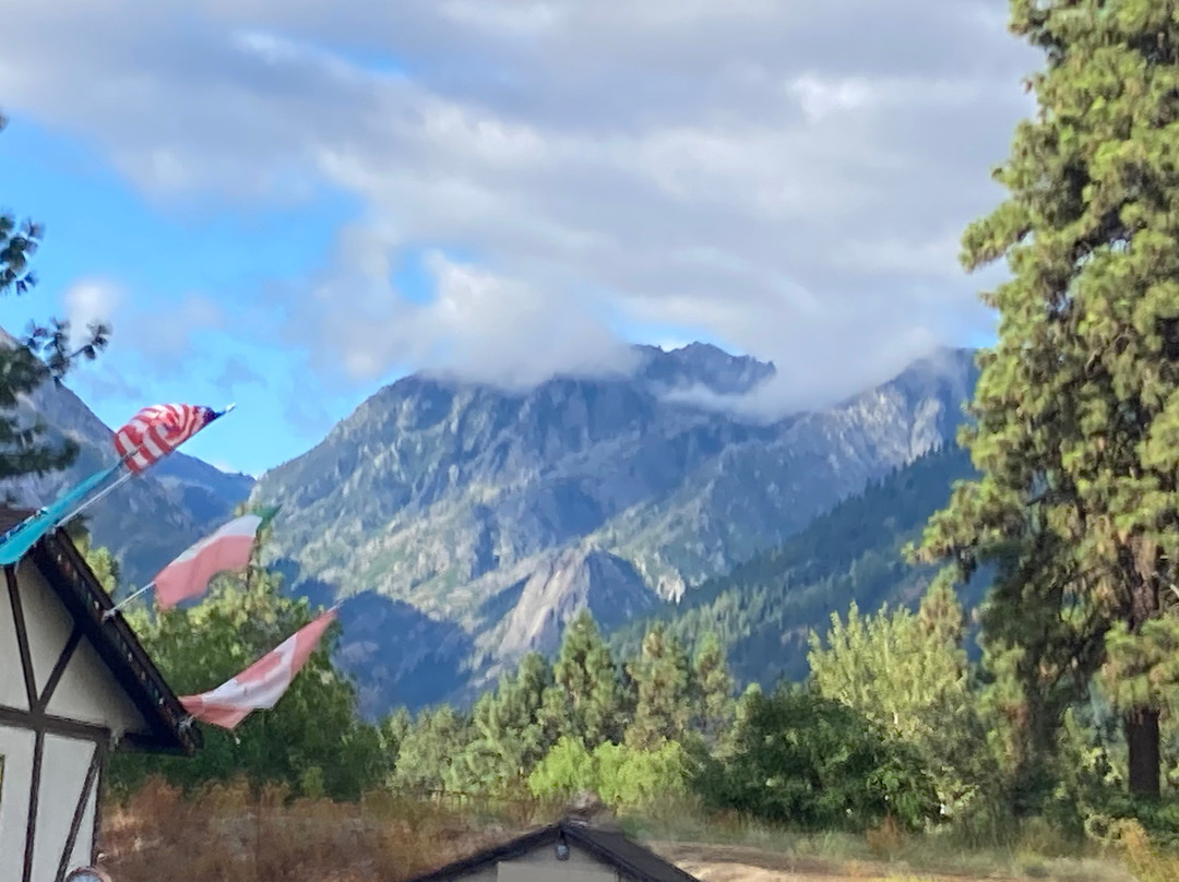 Alpine Rivers Inn主图