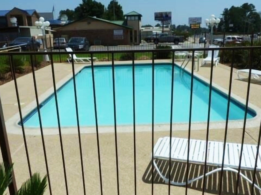 Xecutive Inn And Suites