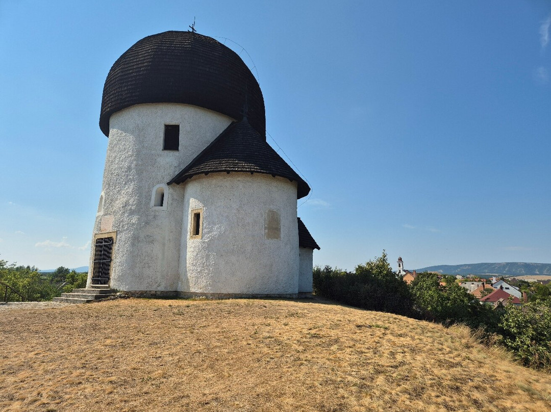 Oskui kerektemplom-Osku必去景点