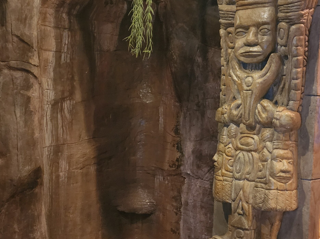 黑天鹅豪华主题客房酒店主图