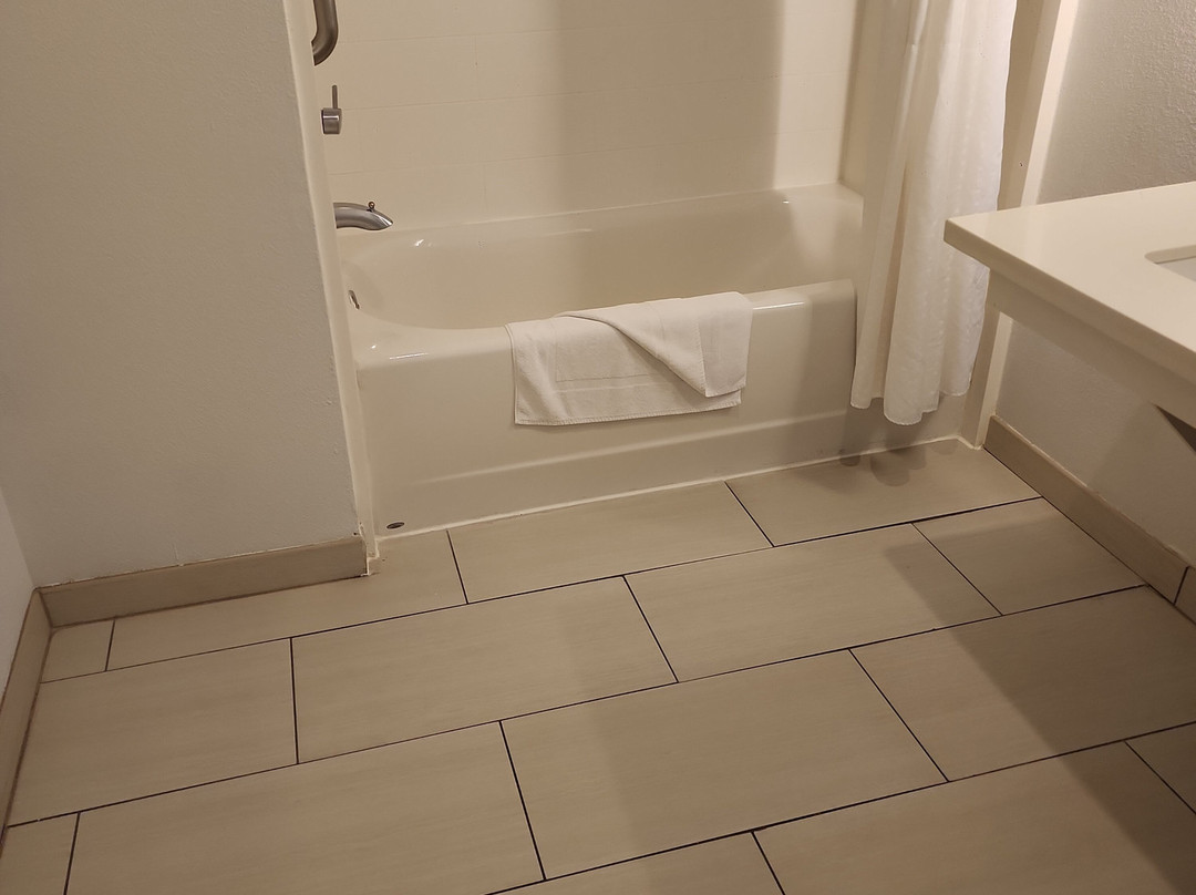 Holiday Inn Express & Suites Corona By IHG主图