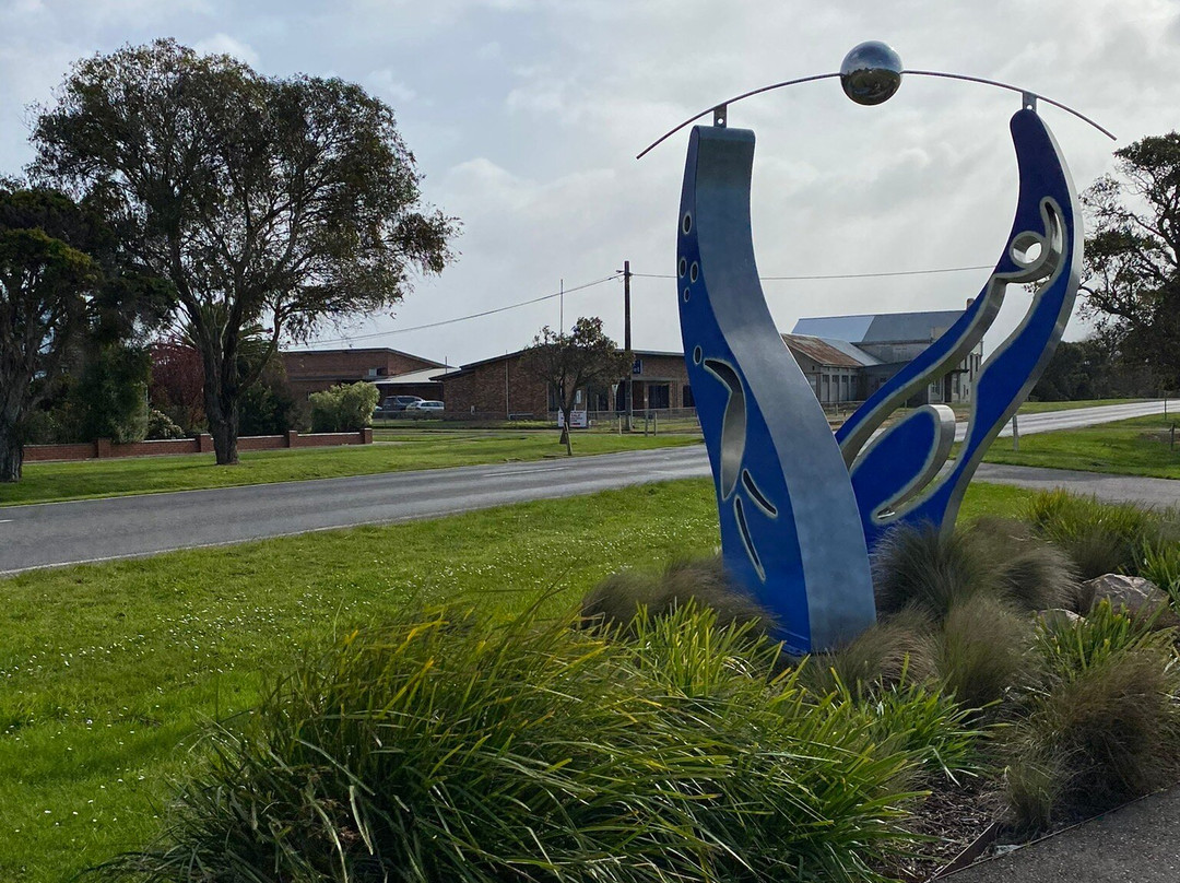 Southern Cross And Nerran Sculpture-Yarram必去景点