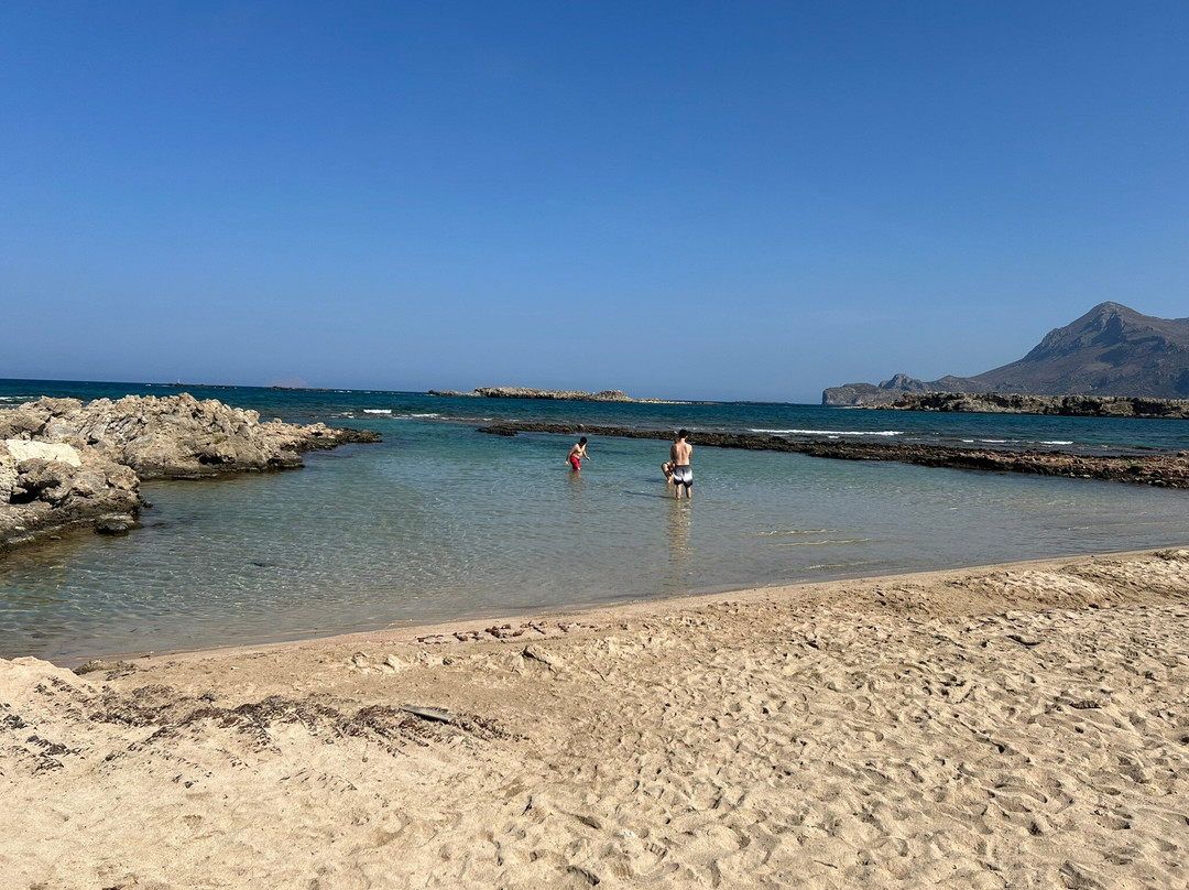 Tiny Beach Pink Sand景点图片