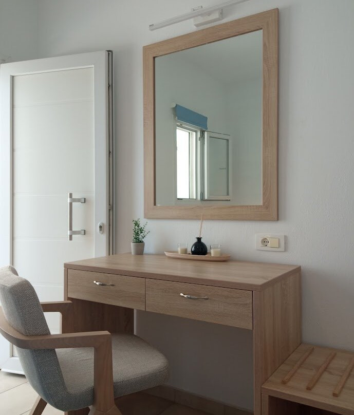 Socrates Apartments主图