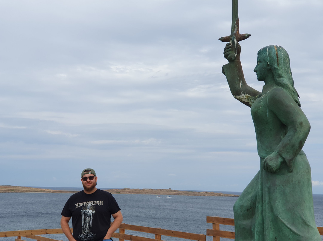 Maroula΄s Statue景点图片