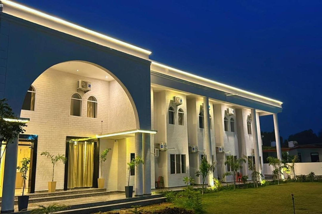 Farms Greens View Resort