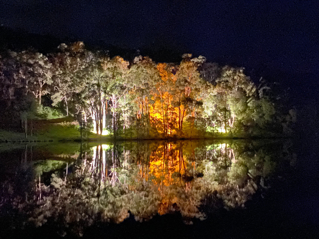 Evedon Lakeside Retreat主图