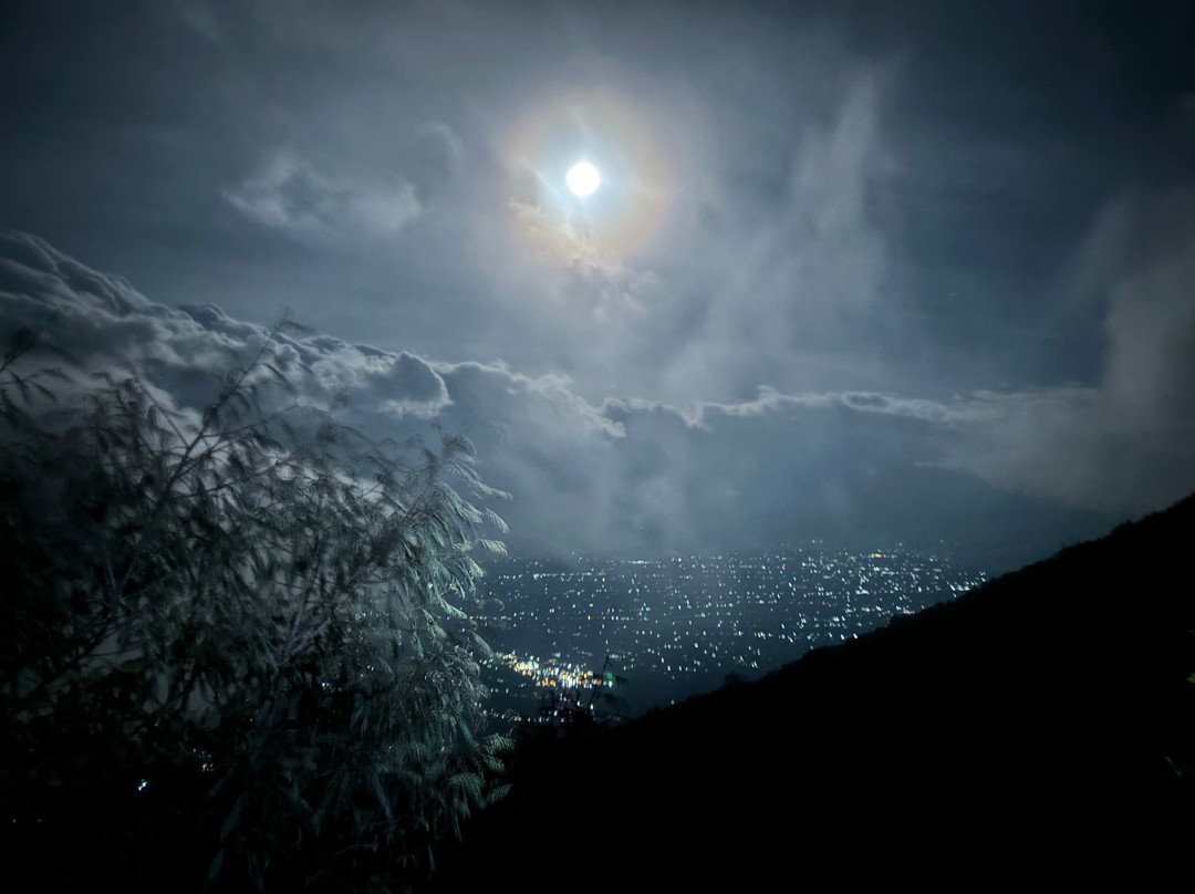 Wayan Darta Mount Agung Trekking景点图片