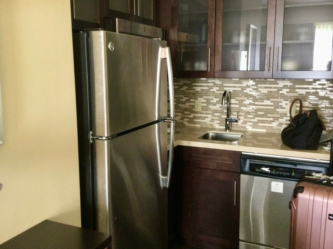 迈阿密机场北舒适套房酒店主图