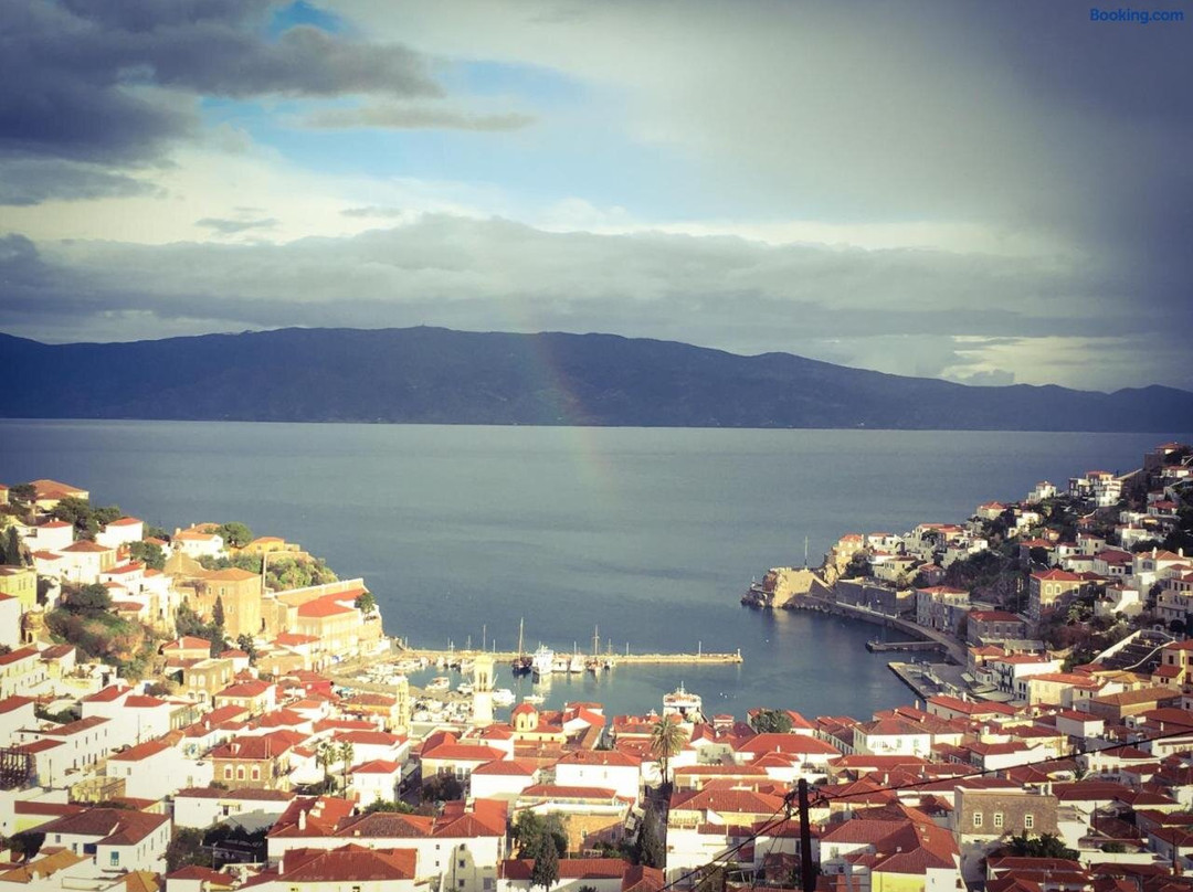 The Home Overlooking the Harbor