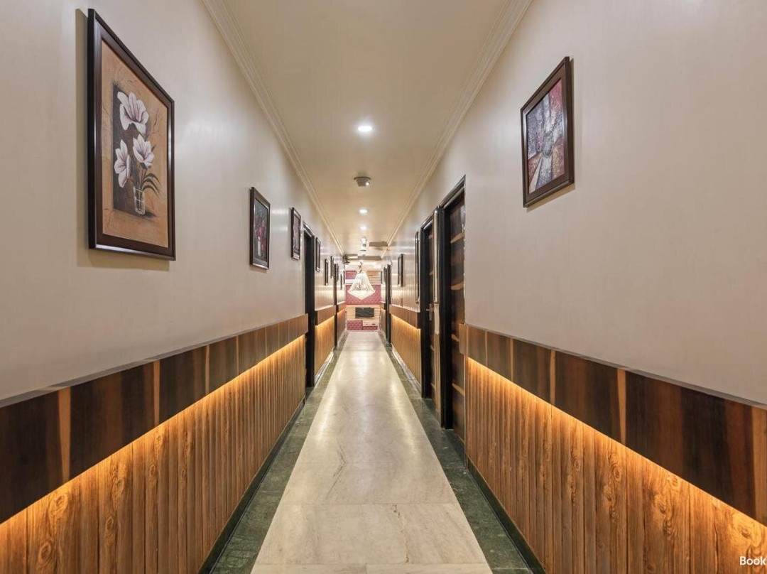 Hotel Mahajan International主图