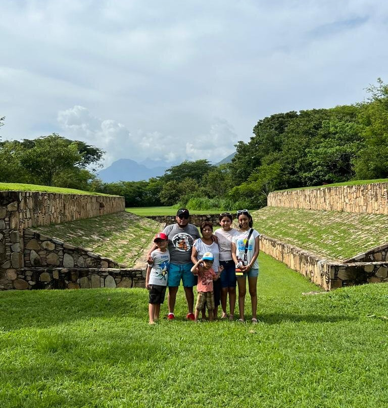Tehuacalco Archaeological Ancient Ruins景点图片