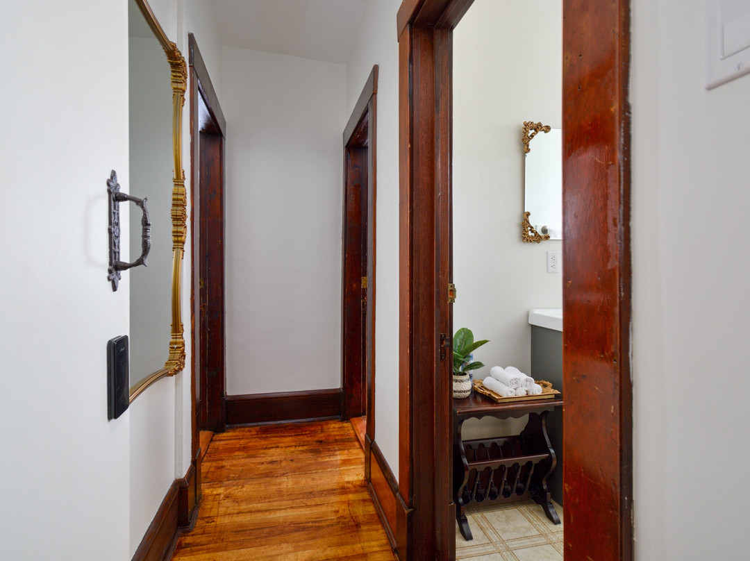 Royal Hotel Sydney主图