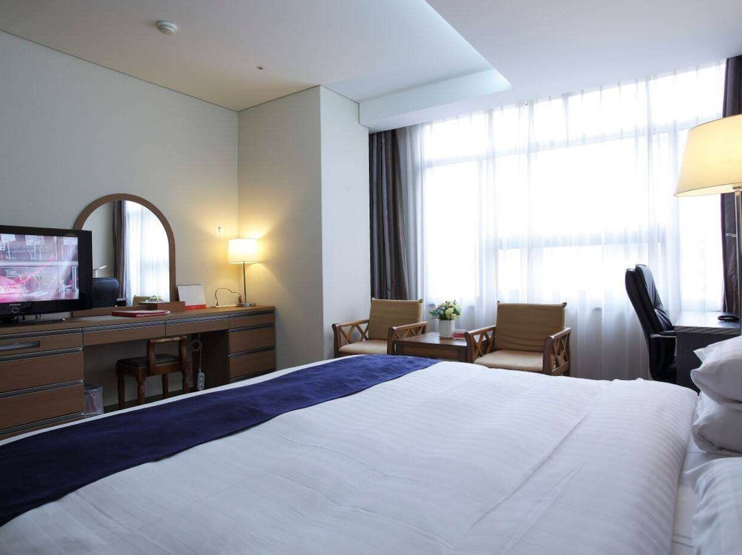 华美达东滩主图