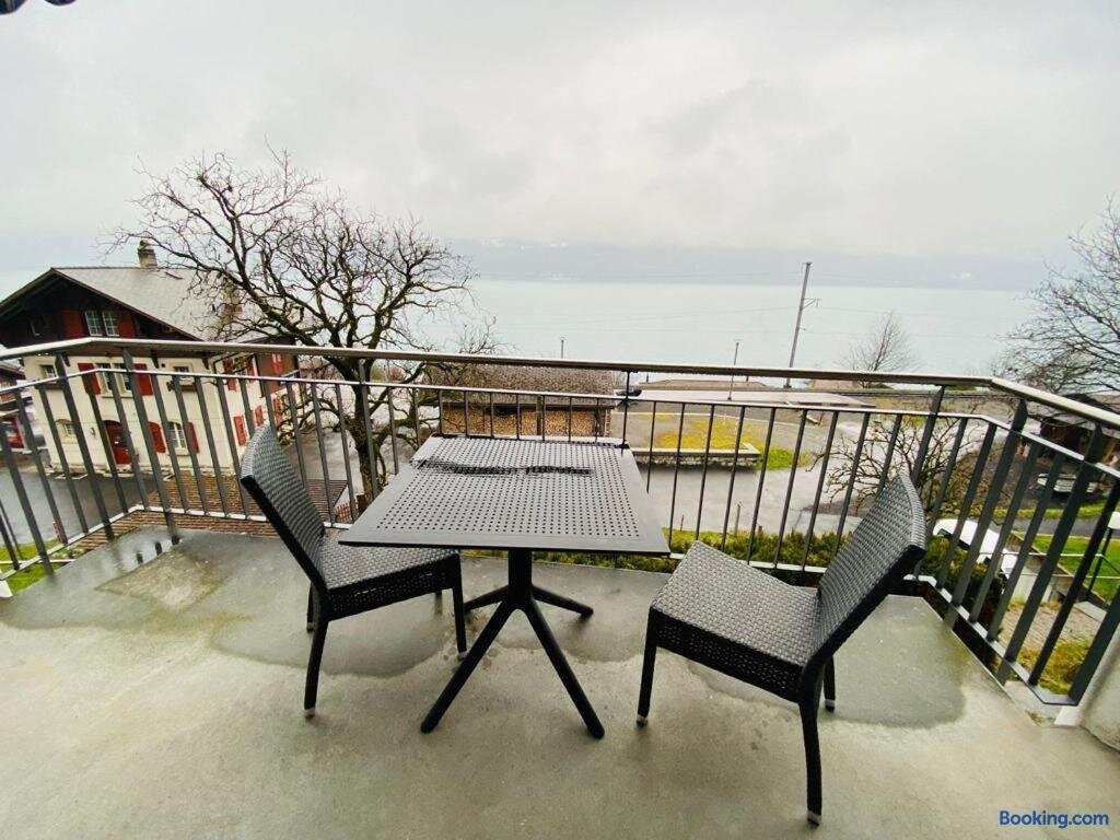Lake View Apartment - 12