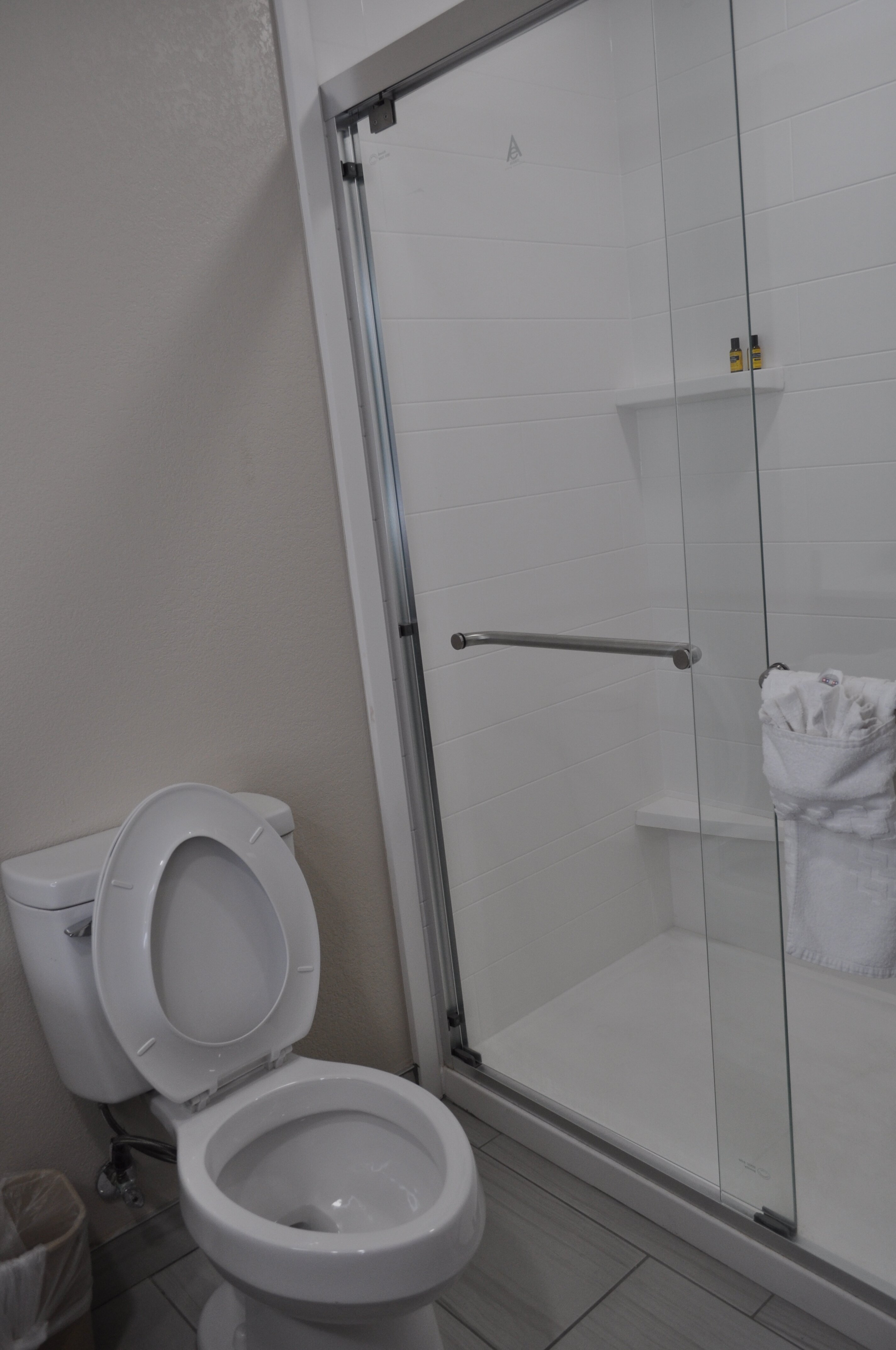 Best Western Plus Memorial Inn & Suites-浴室
