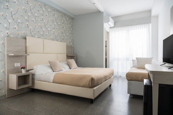 克罗娜酒店-客卧