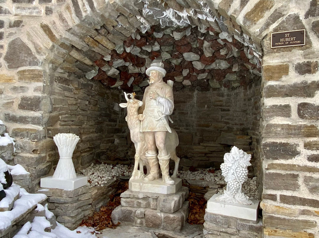 Our Lady of the Woods Shrine景点图片