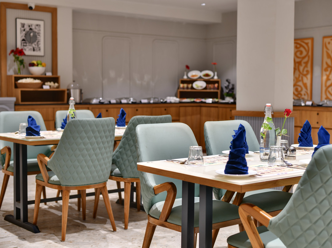 Click Hotel Royal Pearl, Galenda, Dahej