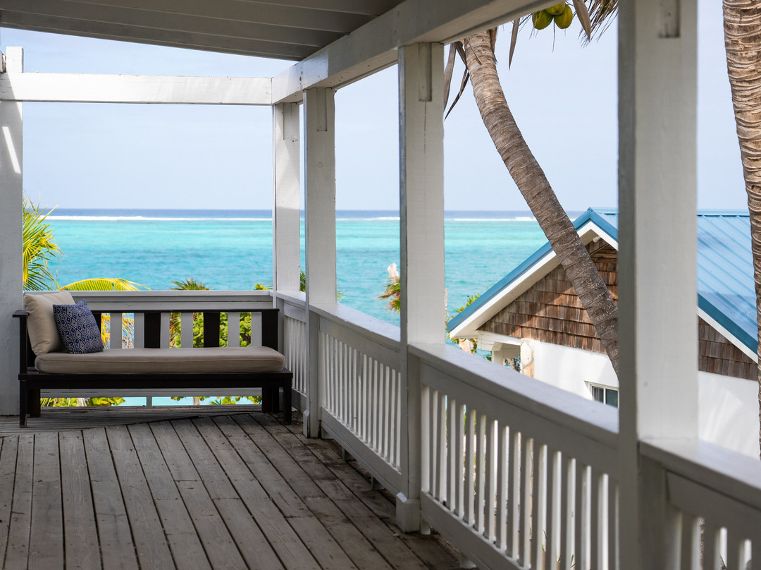 Pelican Beach Hotel主图