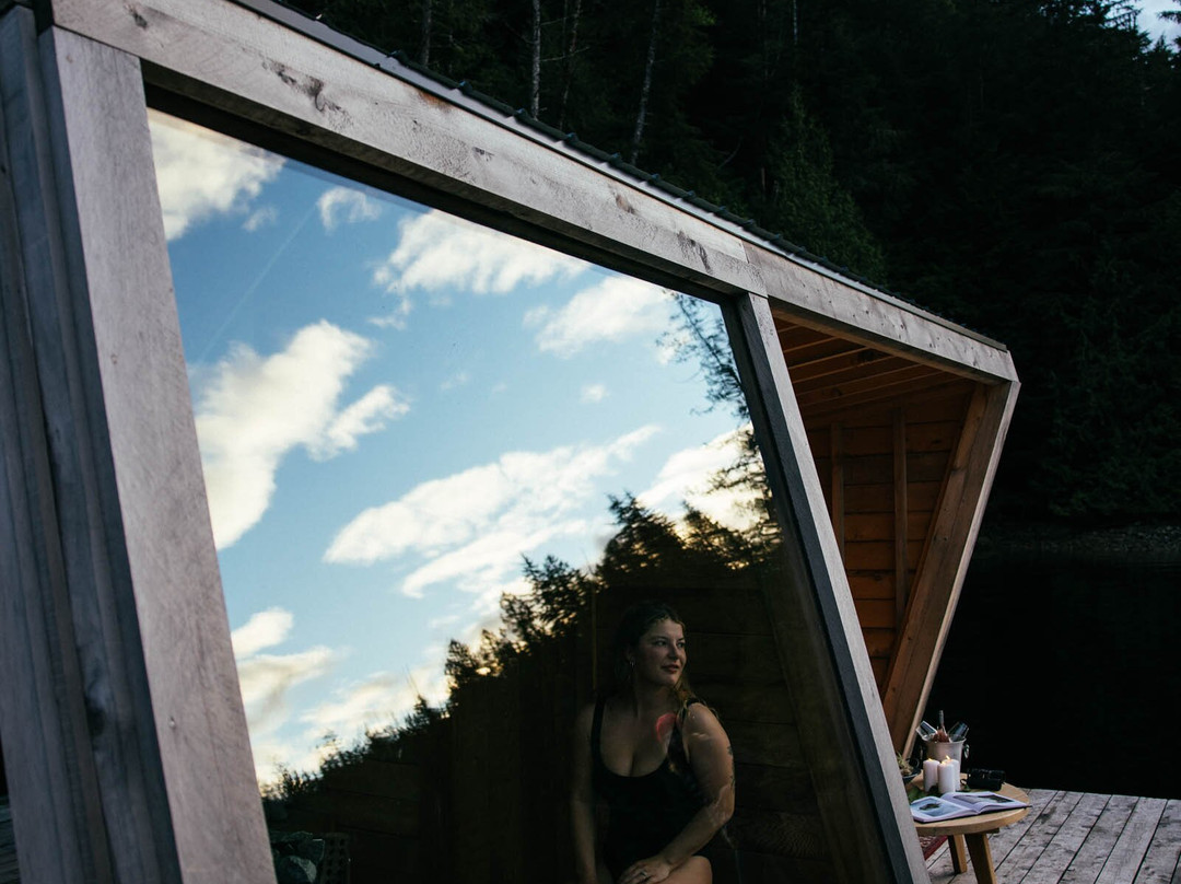 Nimmo Bay Wilderness Resort主图