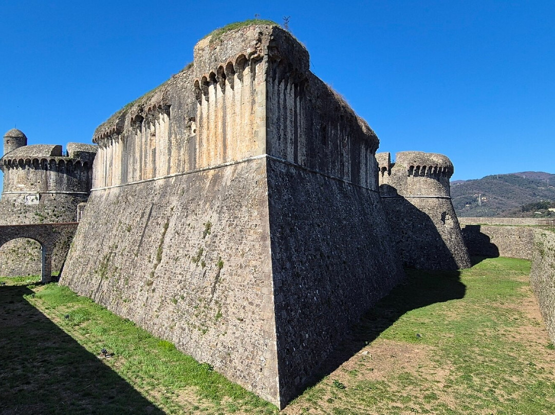 Fortezza di Sarzanello景点图片