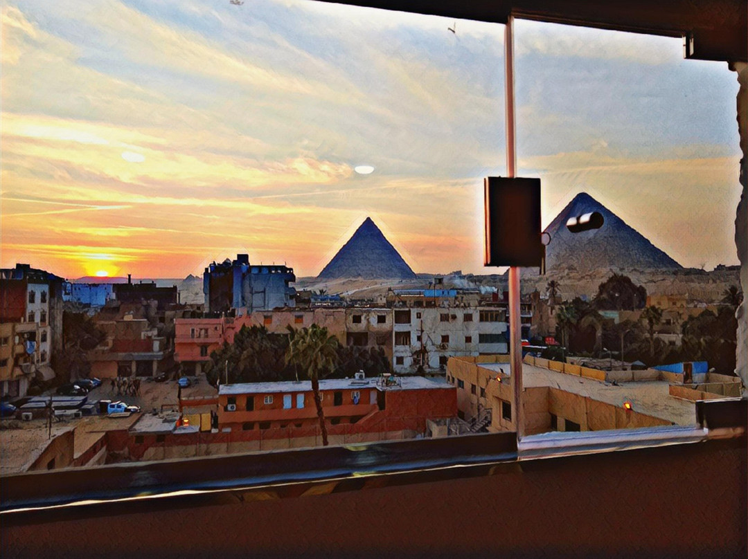 Pyramids Crypt Hotel