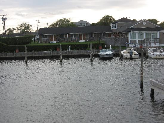 Land's End Motel主图