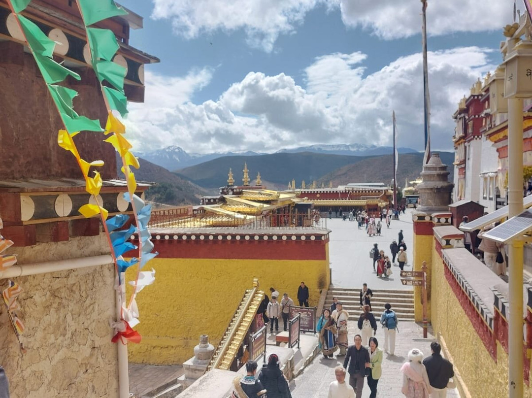China Highlights Shangri La And Deqin.-香格里拉县必去景点