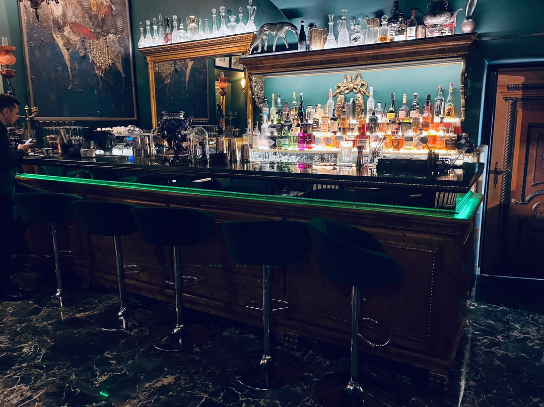 The Artist cocktail bar
