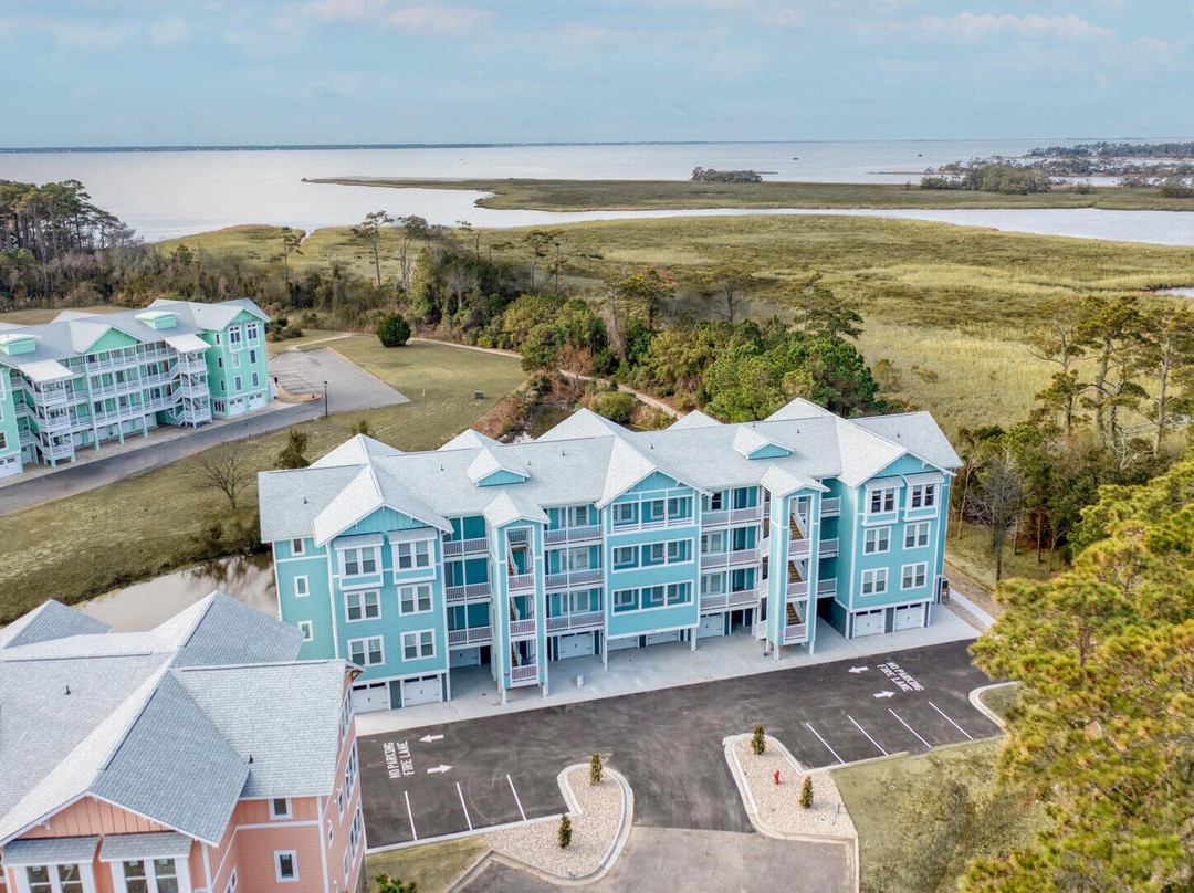 Hamilton Cay at Bermuda Bay by Kees Vacations