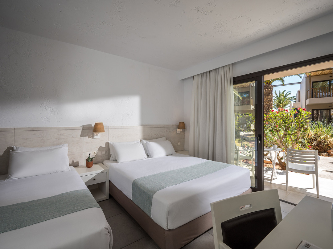 Stella Village Seaside Hotel主图