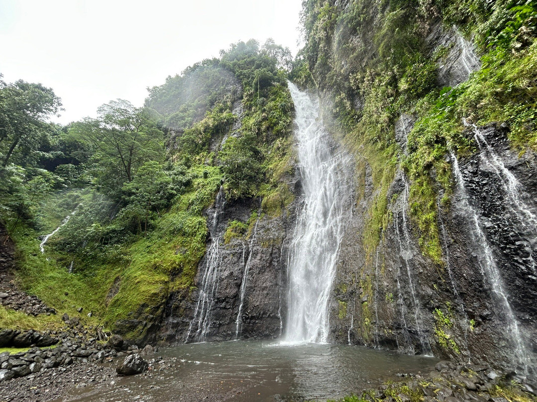 Faarumai Waterfalls景点图片