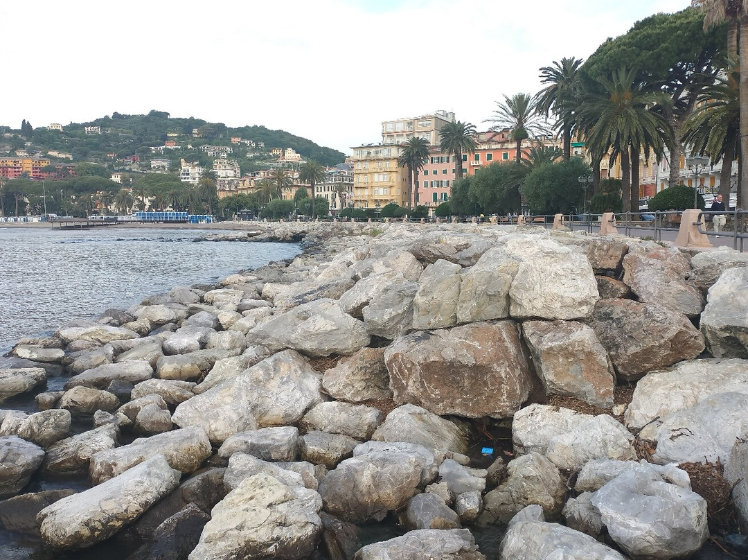 Lungomare Vittorio Veneto-拉帕洛必去景点