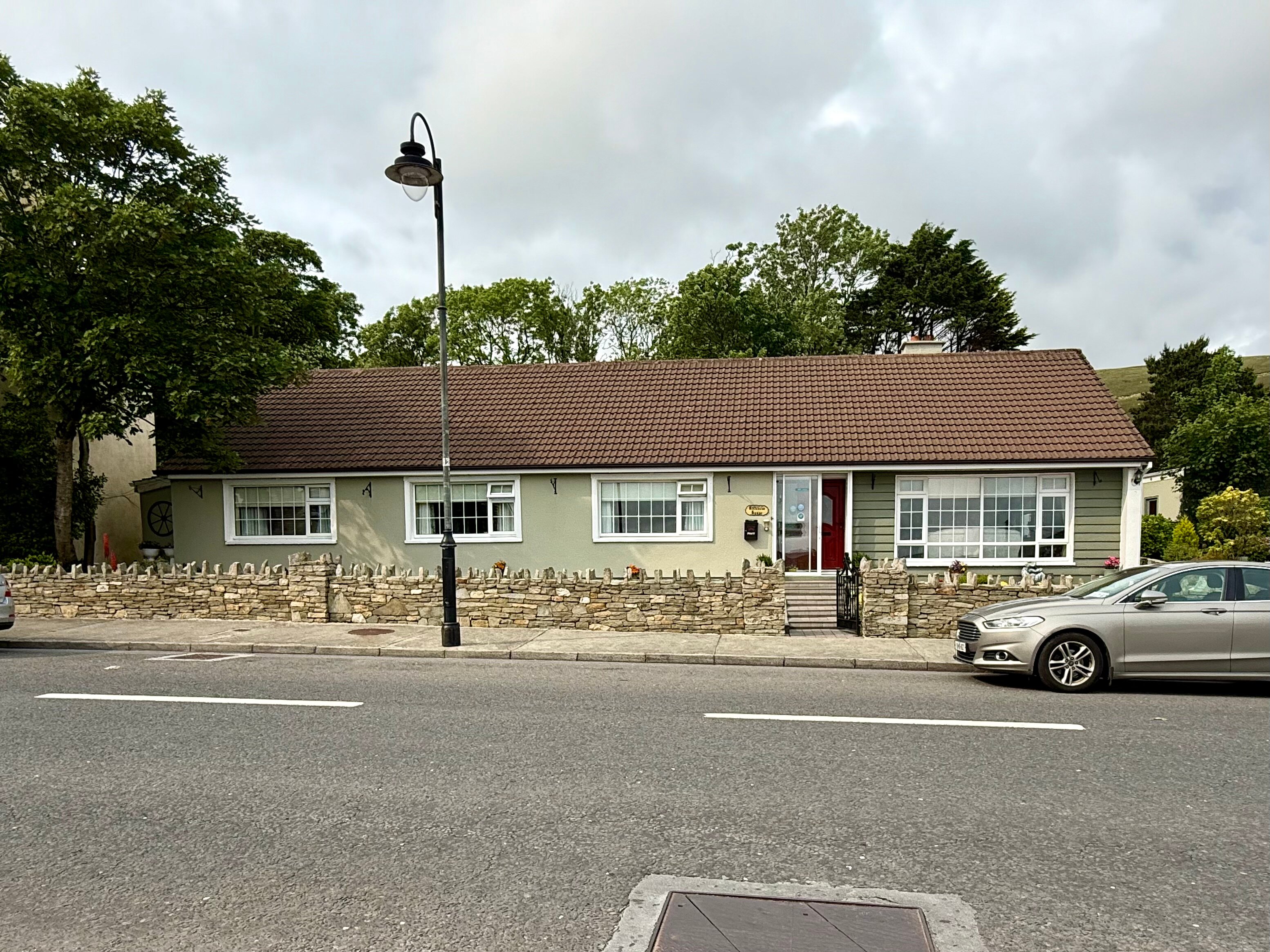 Hillcrest House-官方