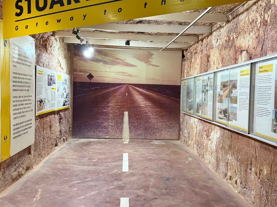 沙漠洞穴旅馆主图