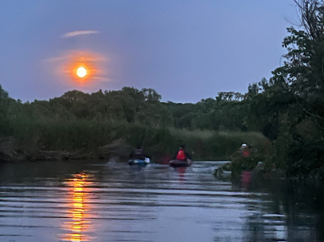 Whoosh Explore Canoe Club景点图片