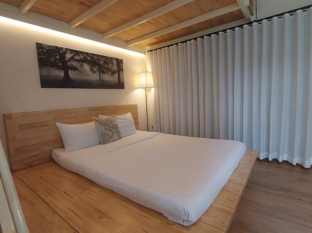 233Poshtel