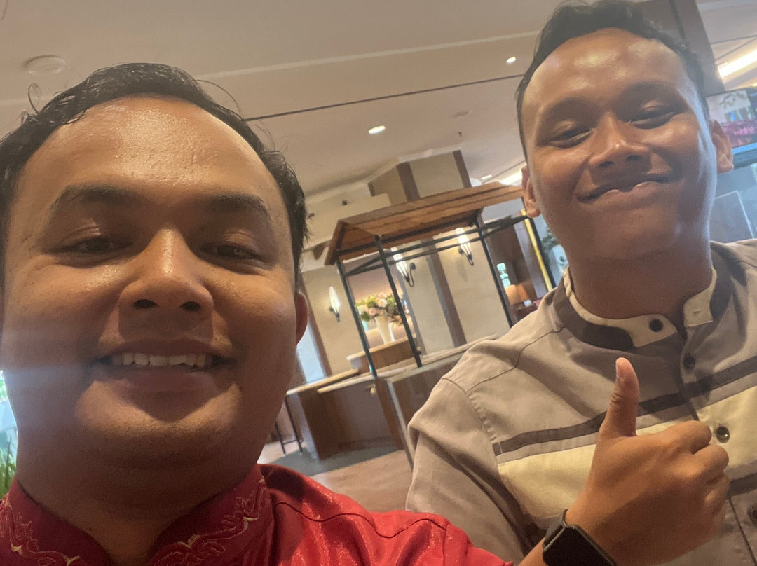 杜迈组里大酒店主图